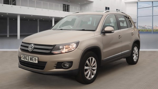 VOLKSWAGEN Tiguan